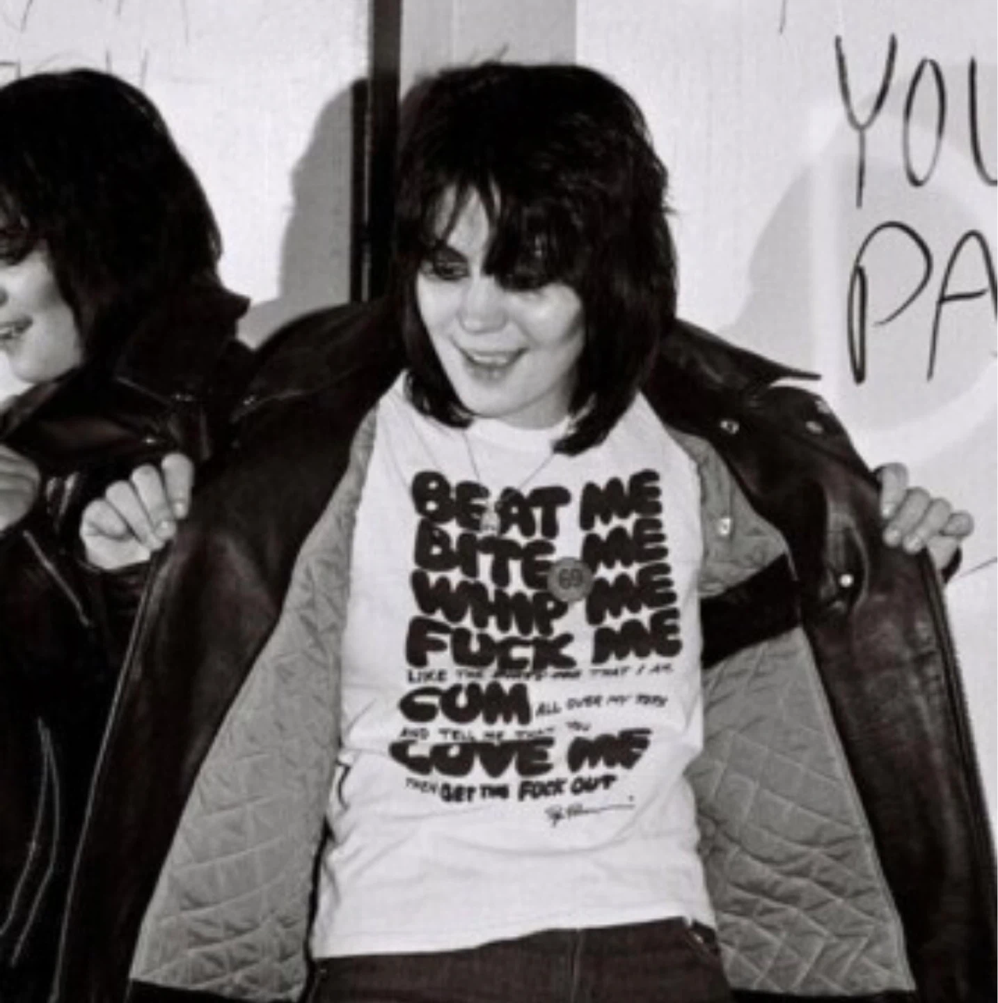 Beat me! Punk Graphic T-Shirt - photo 2