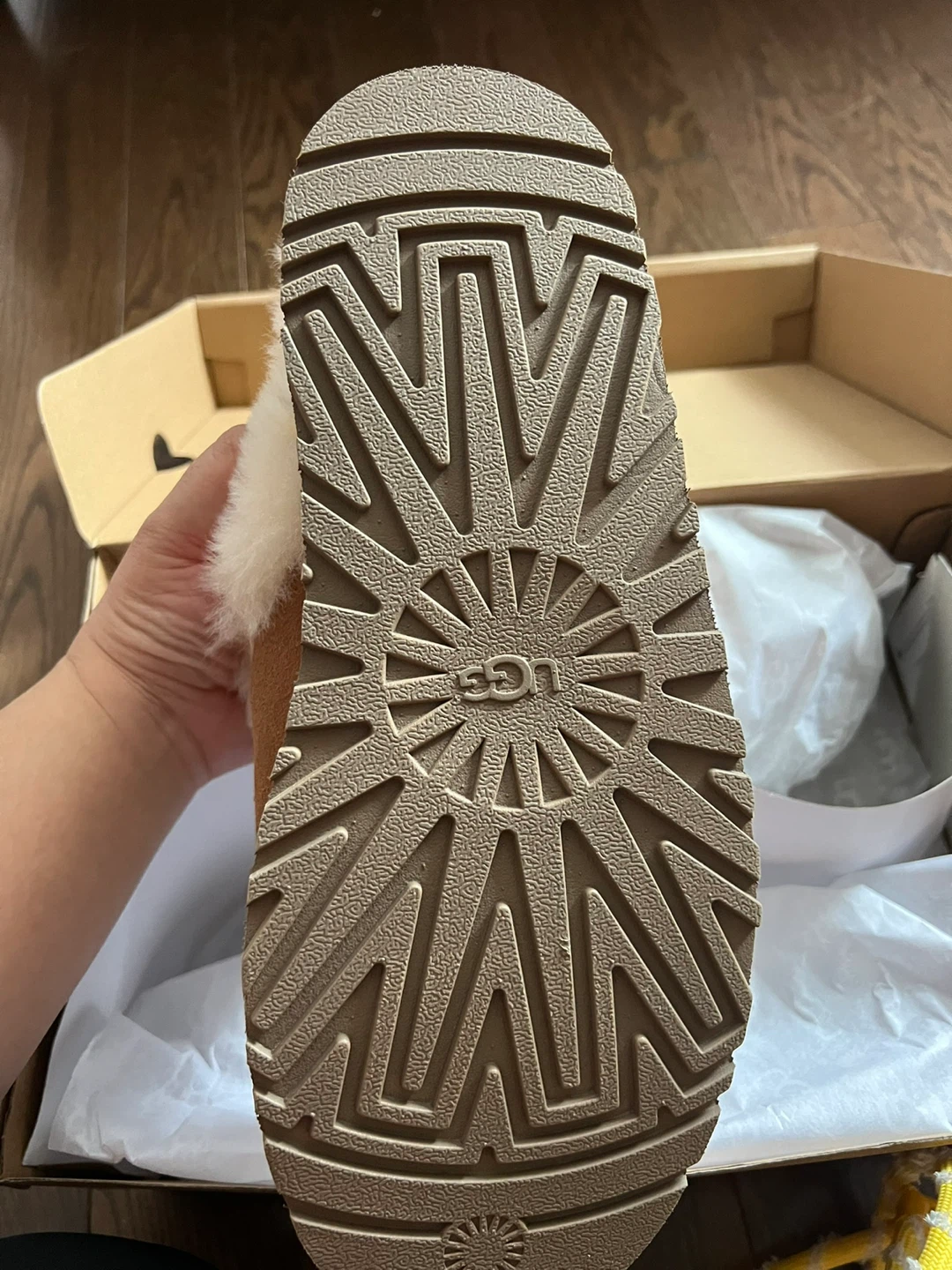 BNIB Ugg W Disquette Slippers - Size 10 - photo 2