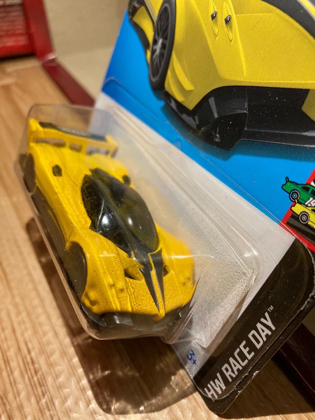 Hot Wheels / Pagani Zonda R / Yellow - photo 2
