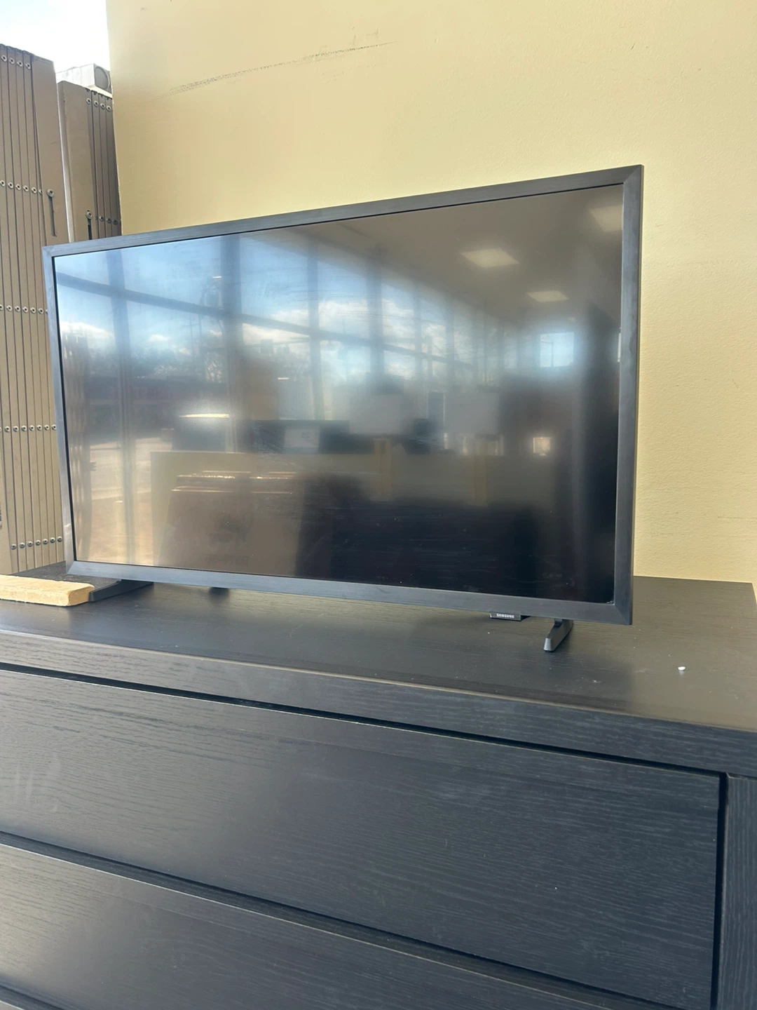 Samsung 32" Smart TV - photo 2