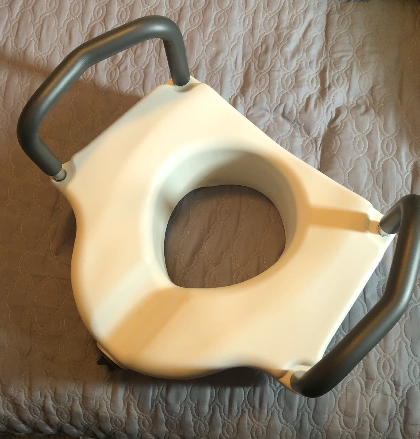 Toilet extension seat with handles - photo 4