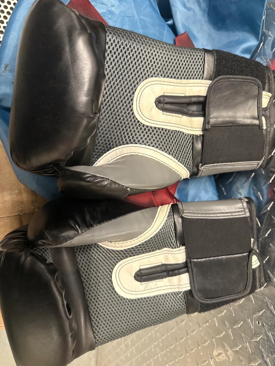 Everlast Boxing Gloves - photo 2