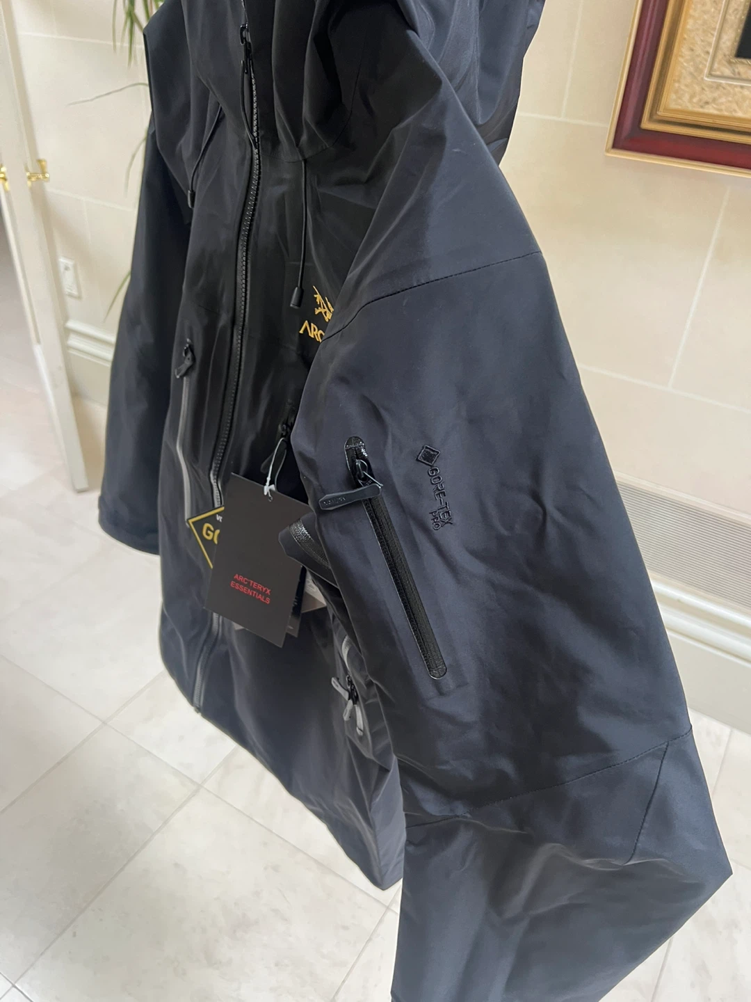 Arc'teryx Men's Gore-Tex Jacket - photo 3
