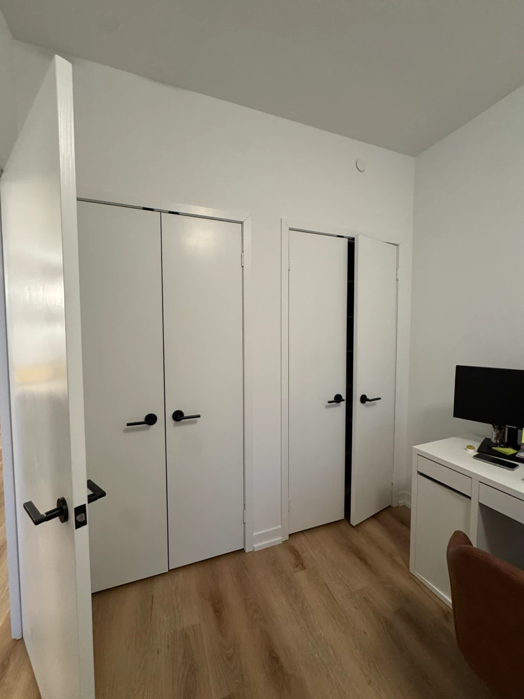 Yorkdale Condo Sublet Available April - Sept - photo 2