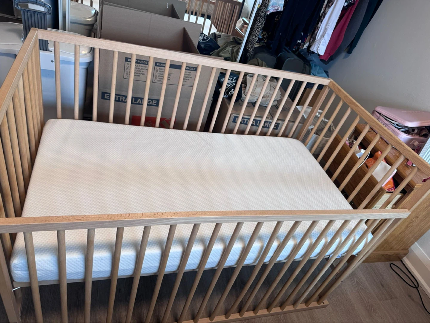 Wooden Crib with Mattress - photo 4