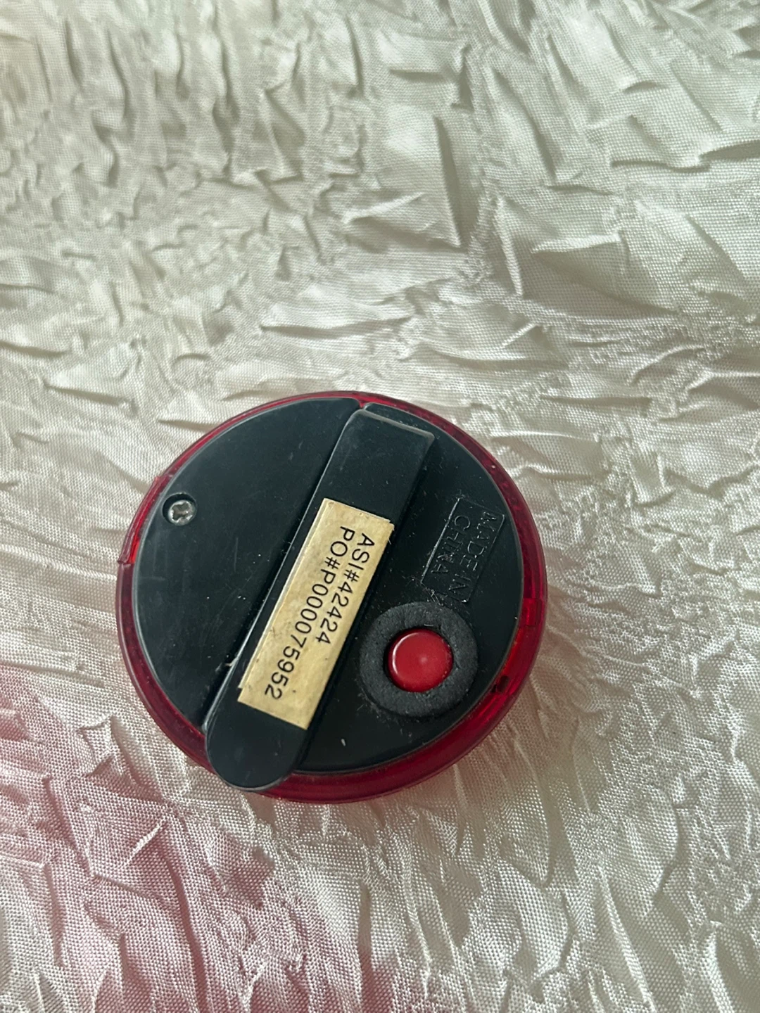 LookListenLive.ca Red Bicycle Safety Light - photo 3