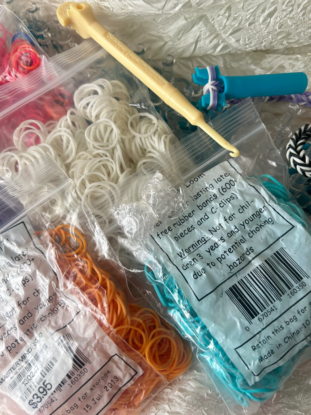 Rainbow Loom Rubber Band Bracelet Making Kit - photo 2