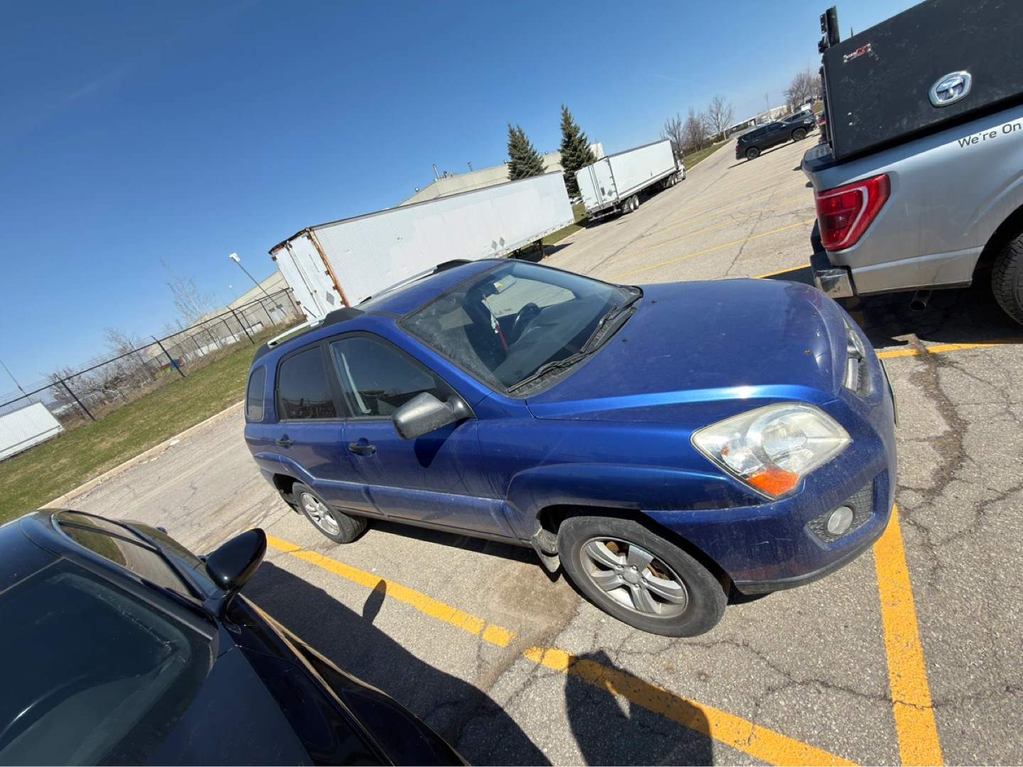 Blue Kia Sportage LX - photo 3