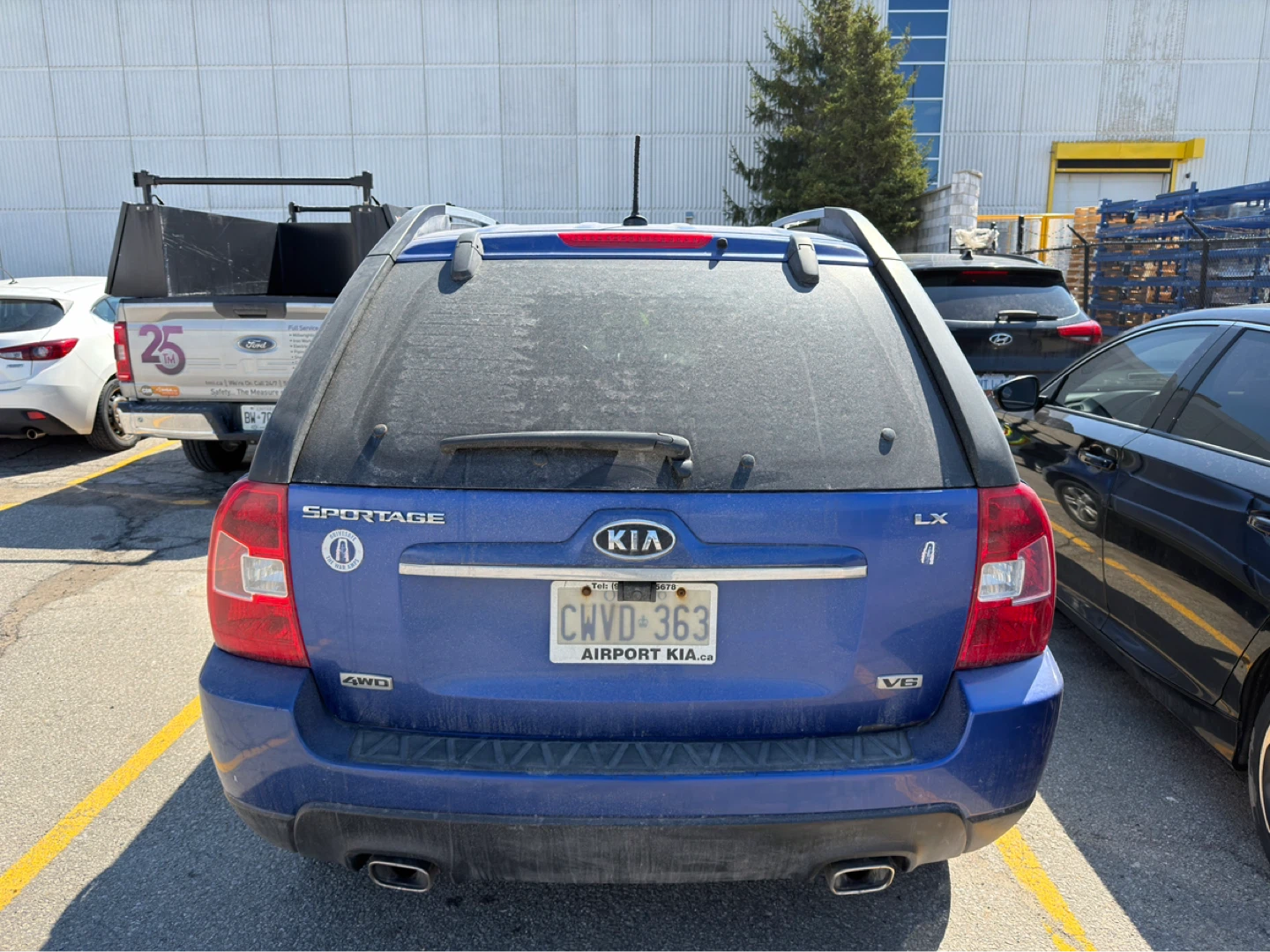 Blue Kia Sportage LX - photo 2