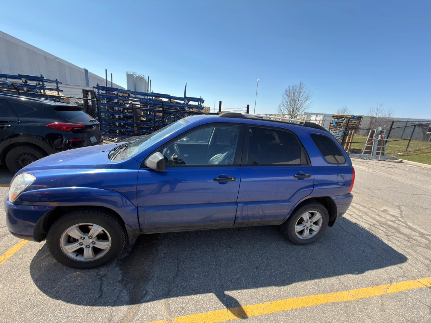 Blue Kia Sportage LX - photo 4