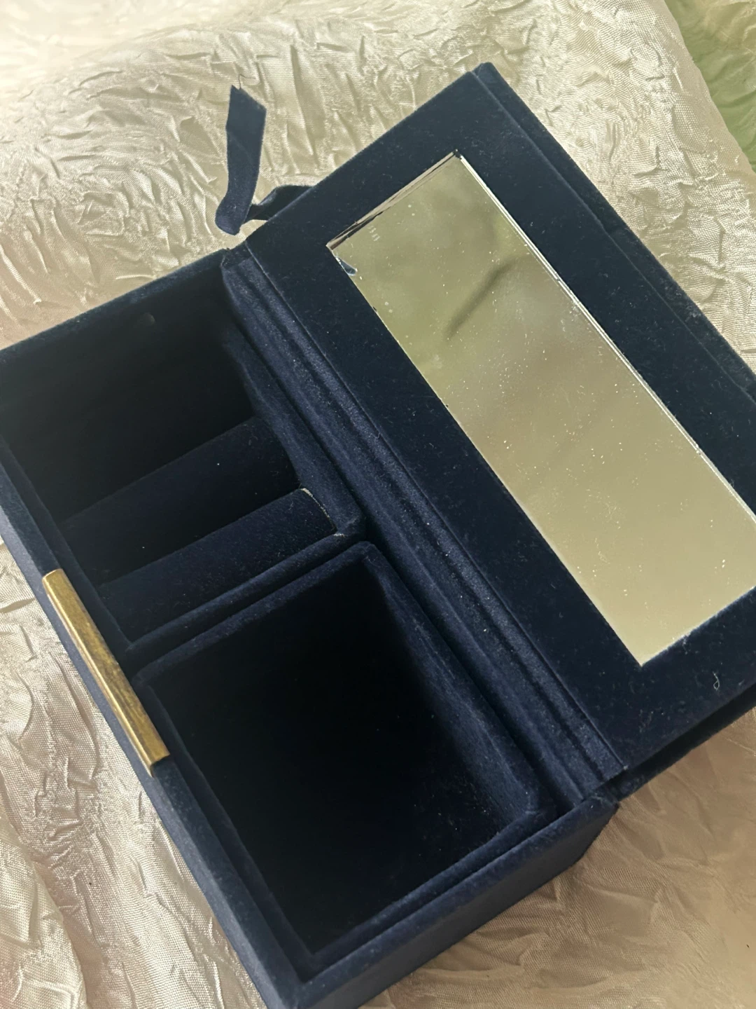 Nescafé Blue Velvet Jewelry Box with Mirror