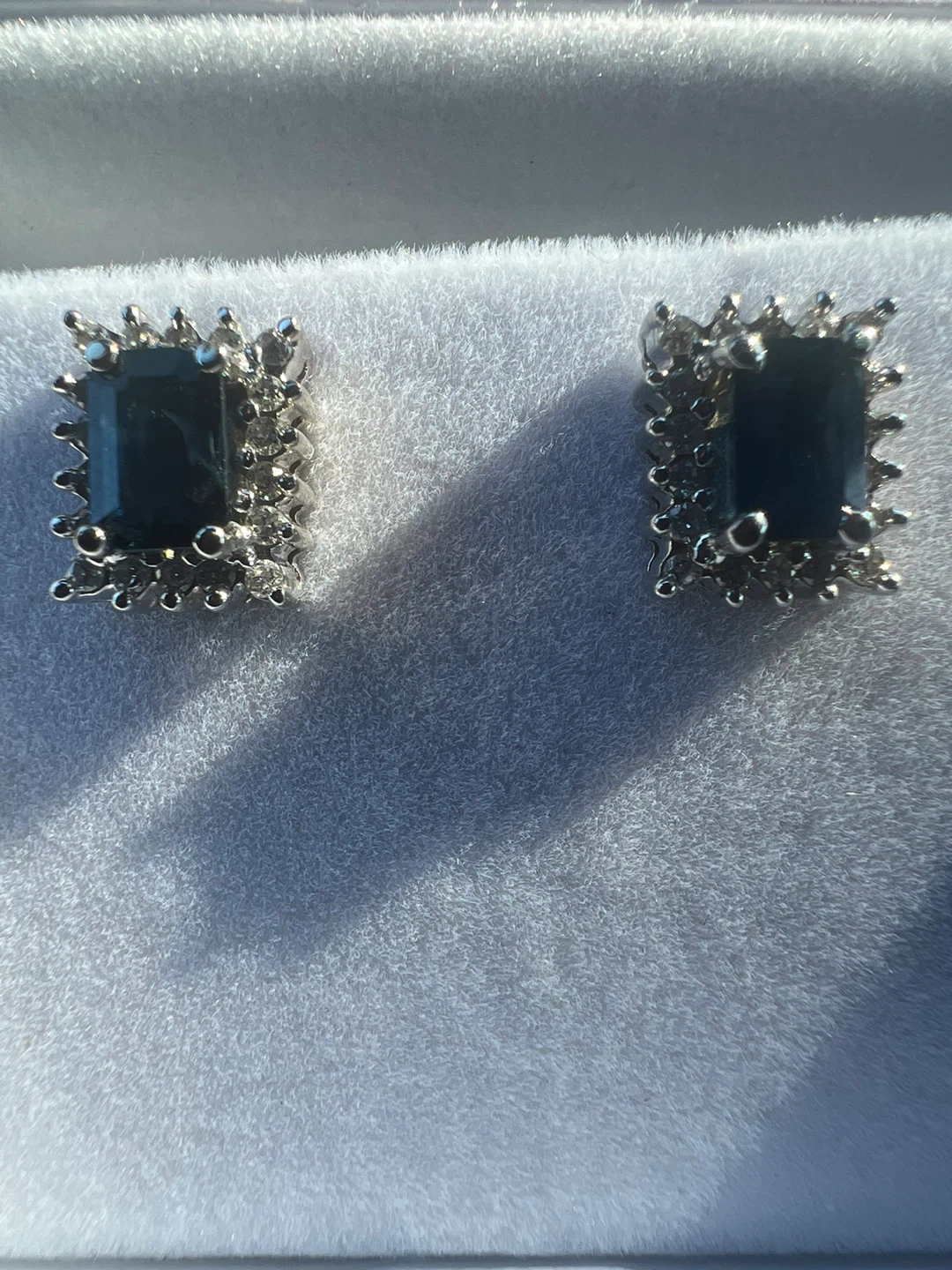 14 k Stud Earrings with sapphires and diamonds - photo 4