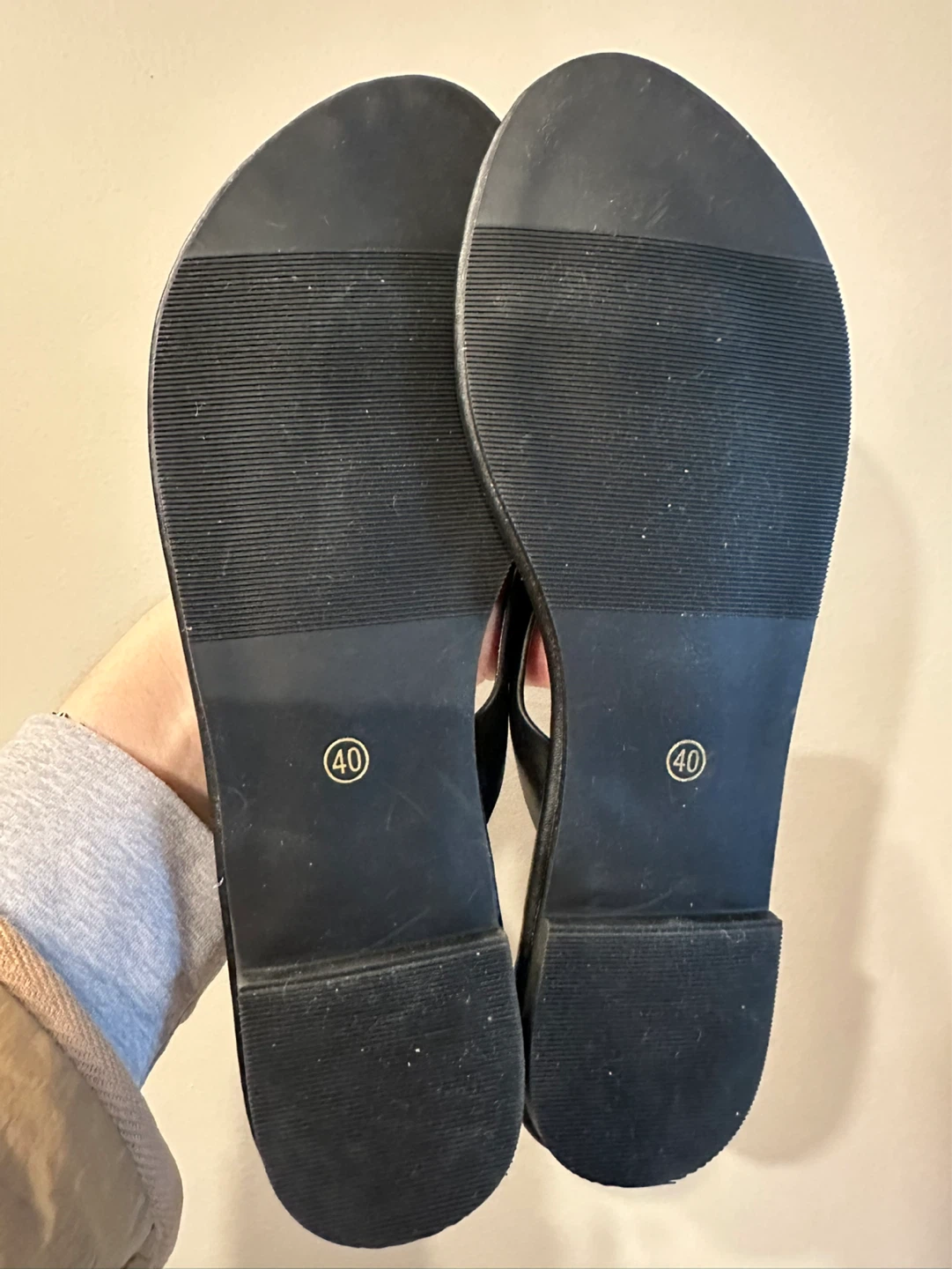Black Leather Flip Flops Size 40 - photo 2