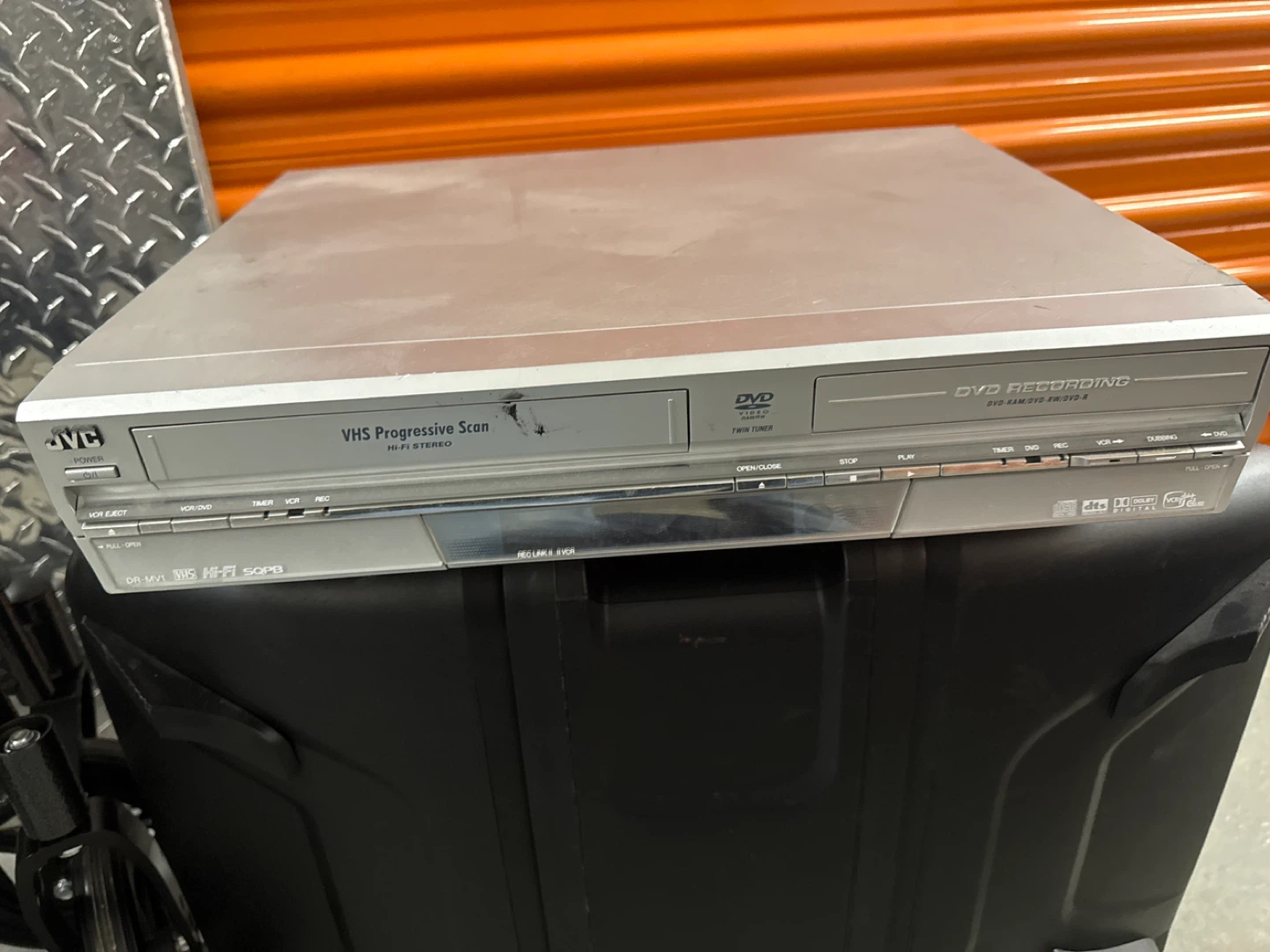 JVC VHS Recorder DVD Player Combo DR-MV1