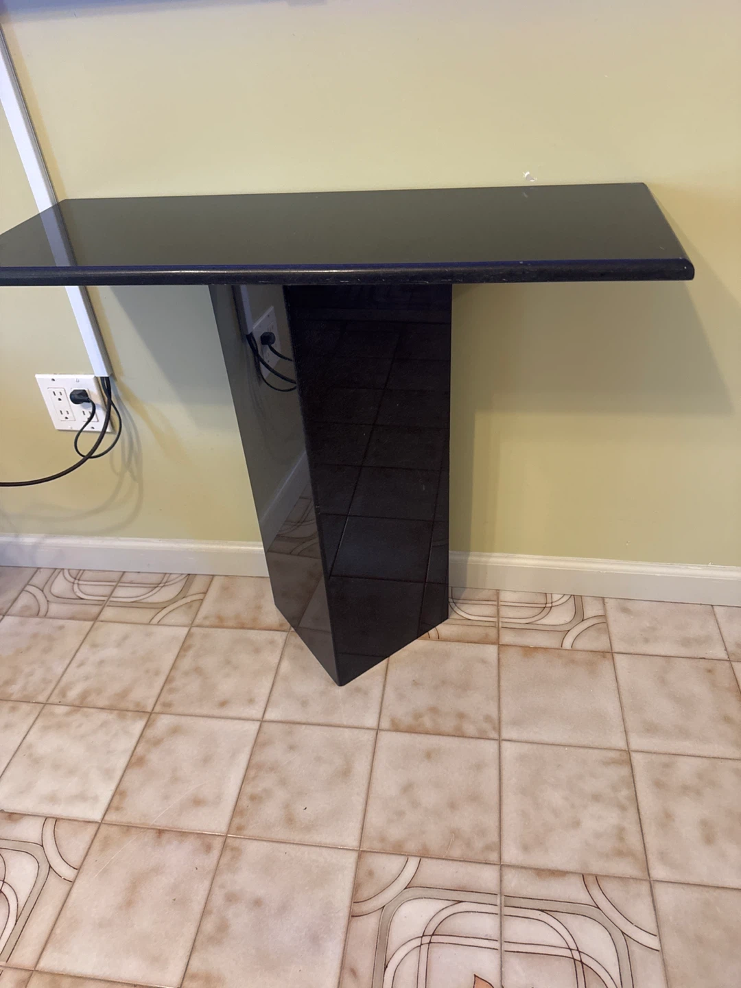 Black  marble  Pedestal Table - photo 2