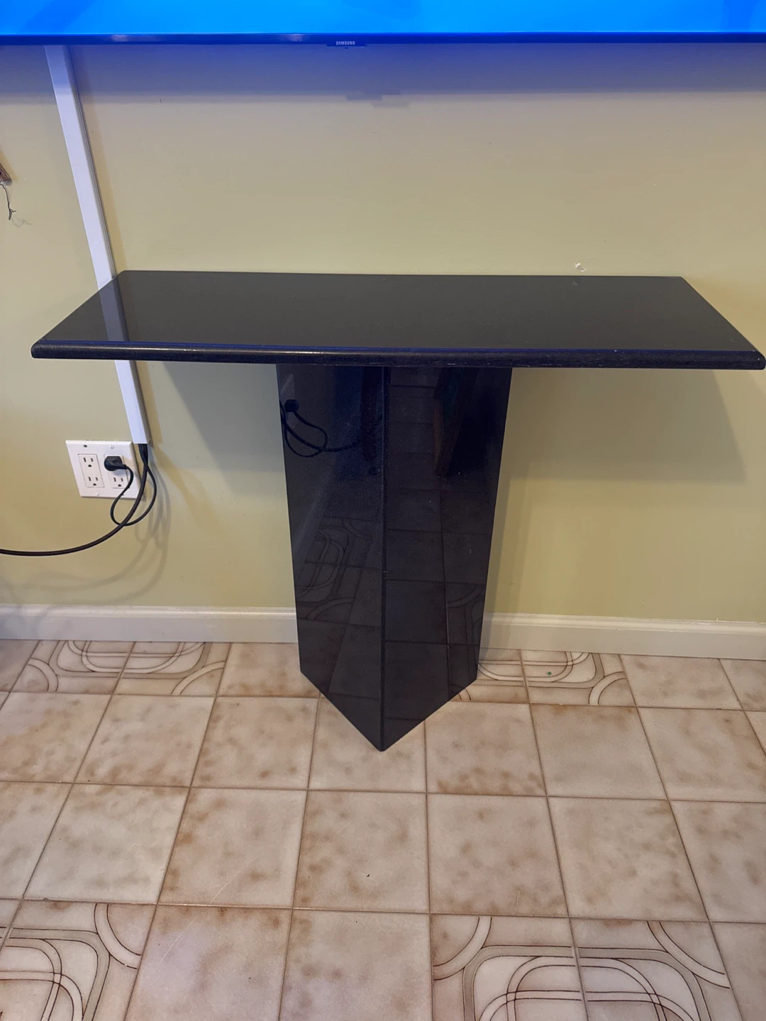 Black  marble  Pedestal Table - photo 3