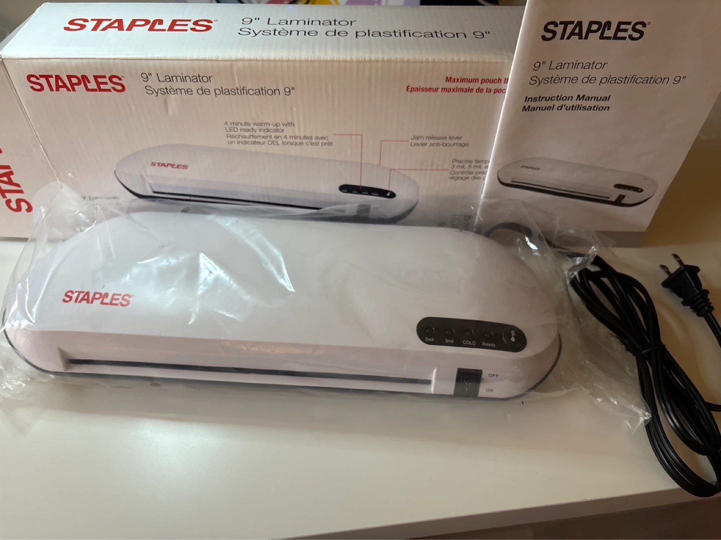 Staples 9" Laminator