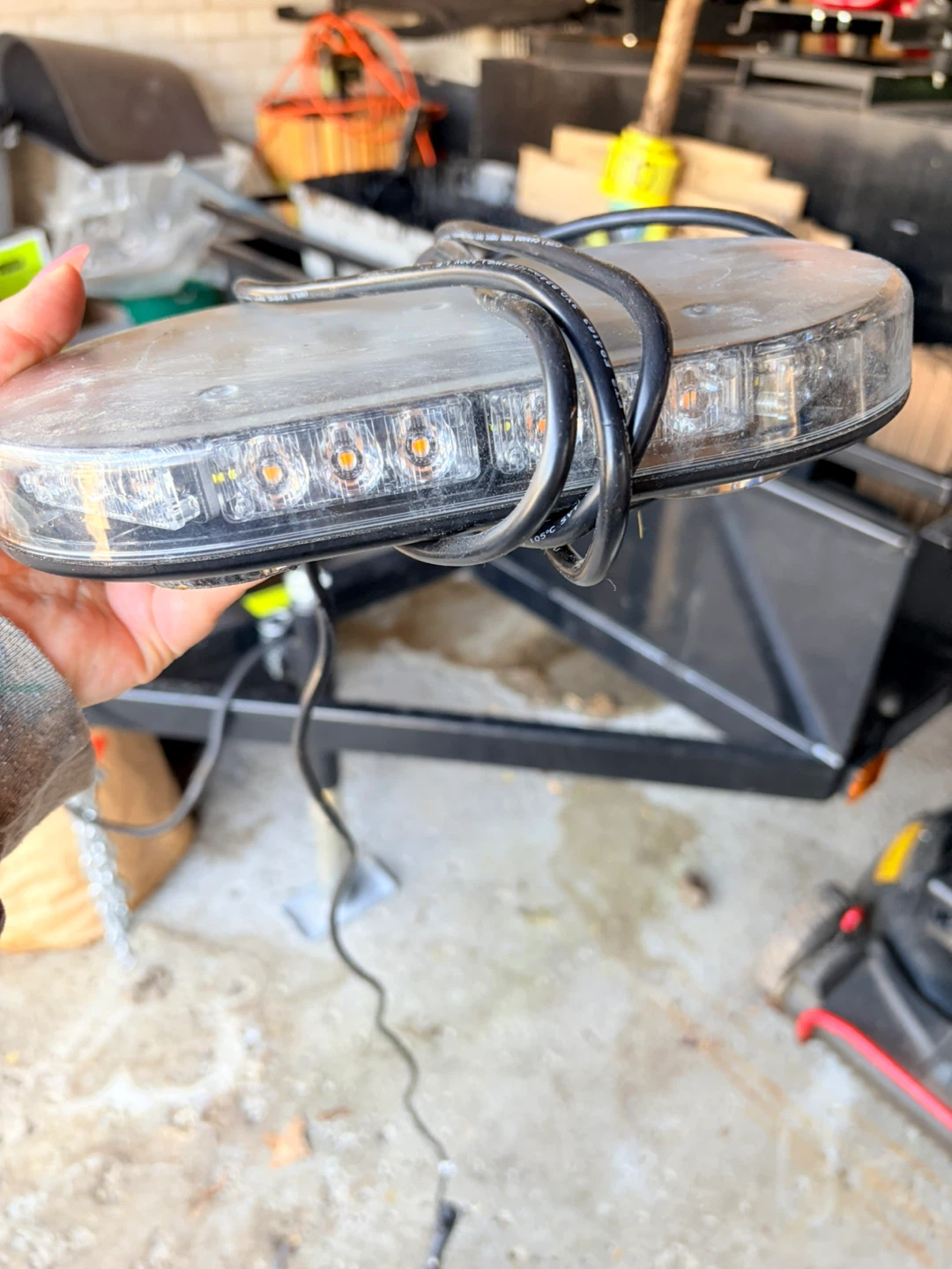 U-E210AN Amber LED Beacon Light - photo 3