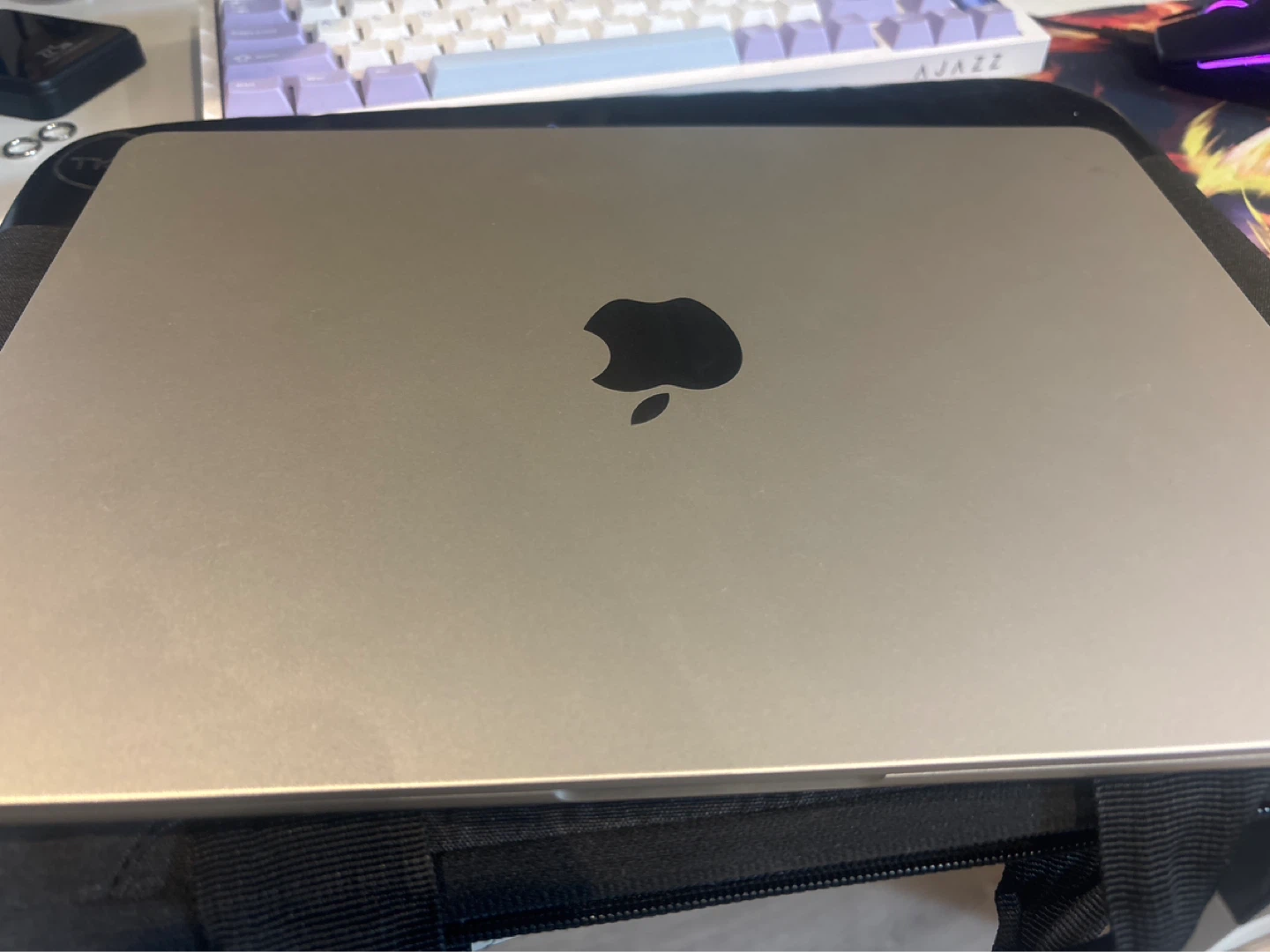 Apple MacBook Air Laptop M2 2022