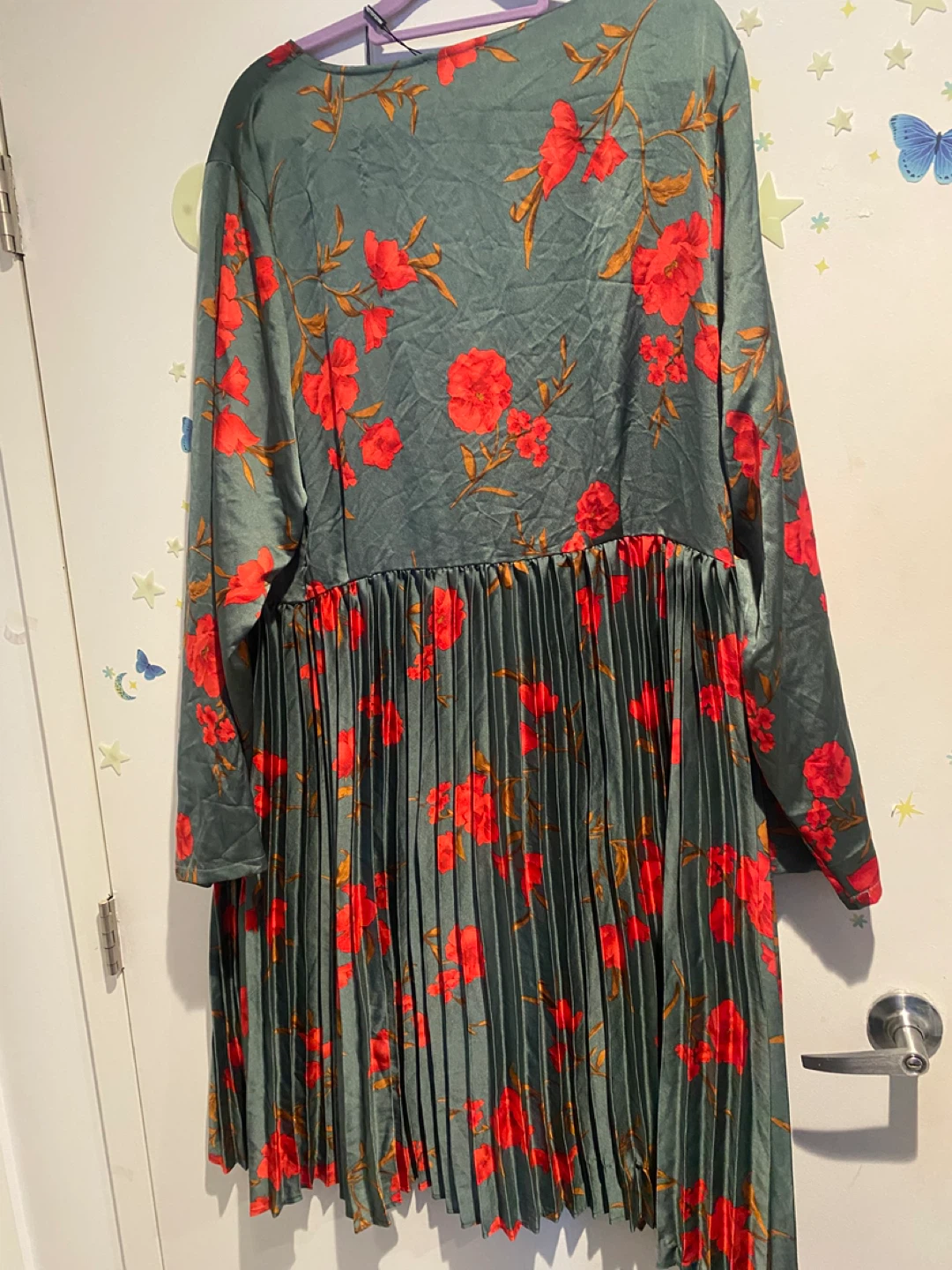 PrettyLittleThing Green Floral Midi Dress - US 2X - photo 4
