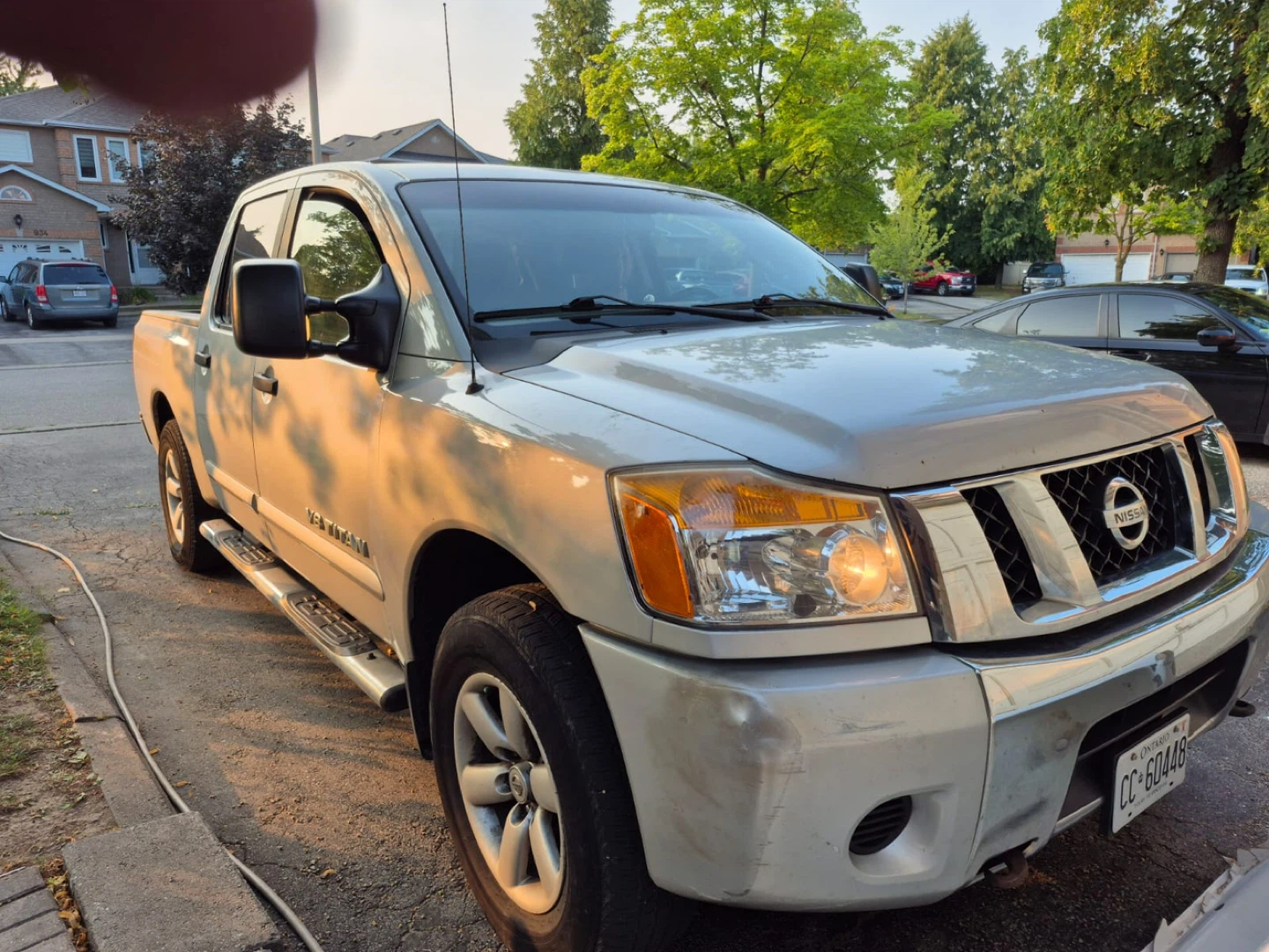 2012 Nissan Titan SV 4x4 Pickup Truck - photo 2