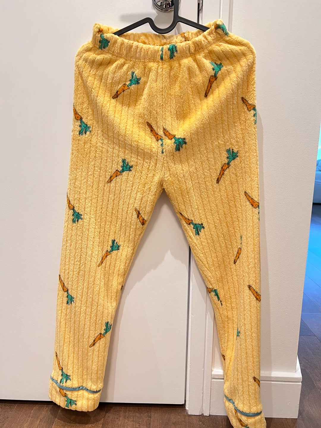 Yellow Carrot Print Fleece Pajama Set - Size XS/S - photo 2