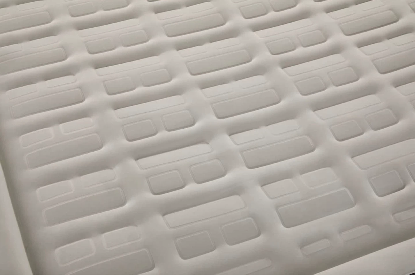 Woods Double-High Queen Air Mattress with Built-In 120V Pump - photo 2