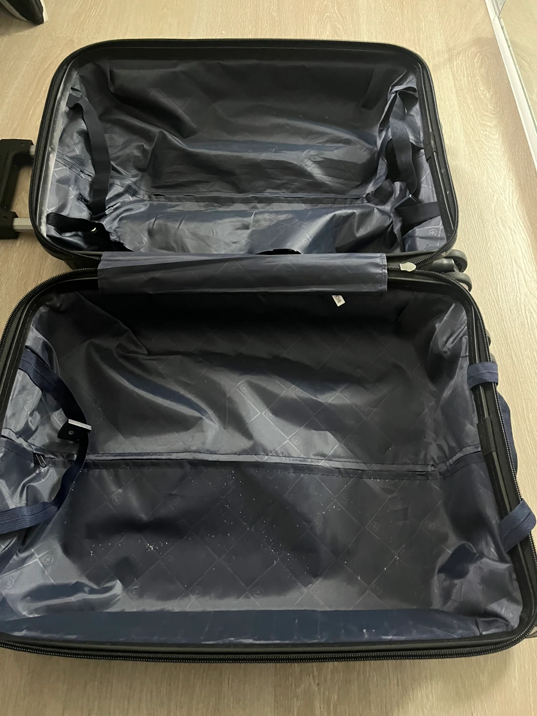 Black Hardshell Spinner Luggage 23” - photo 5