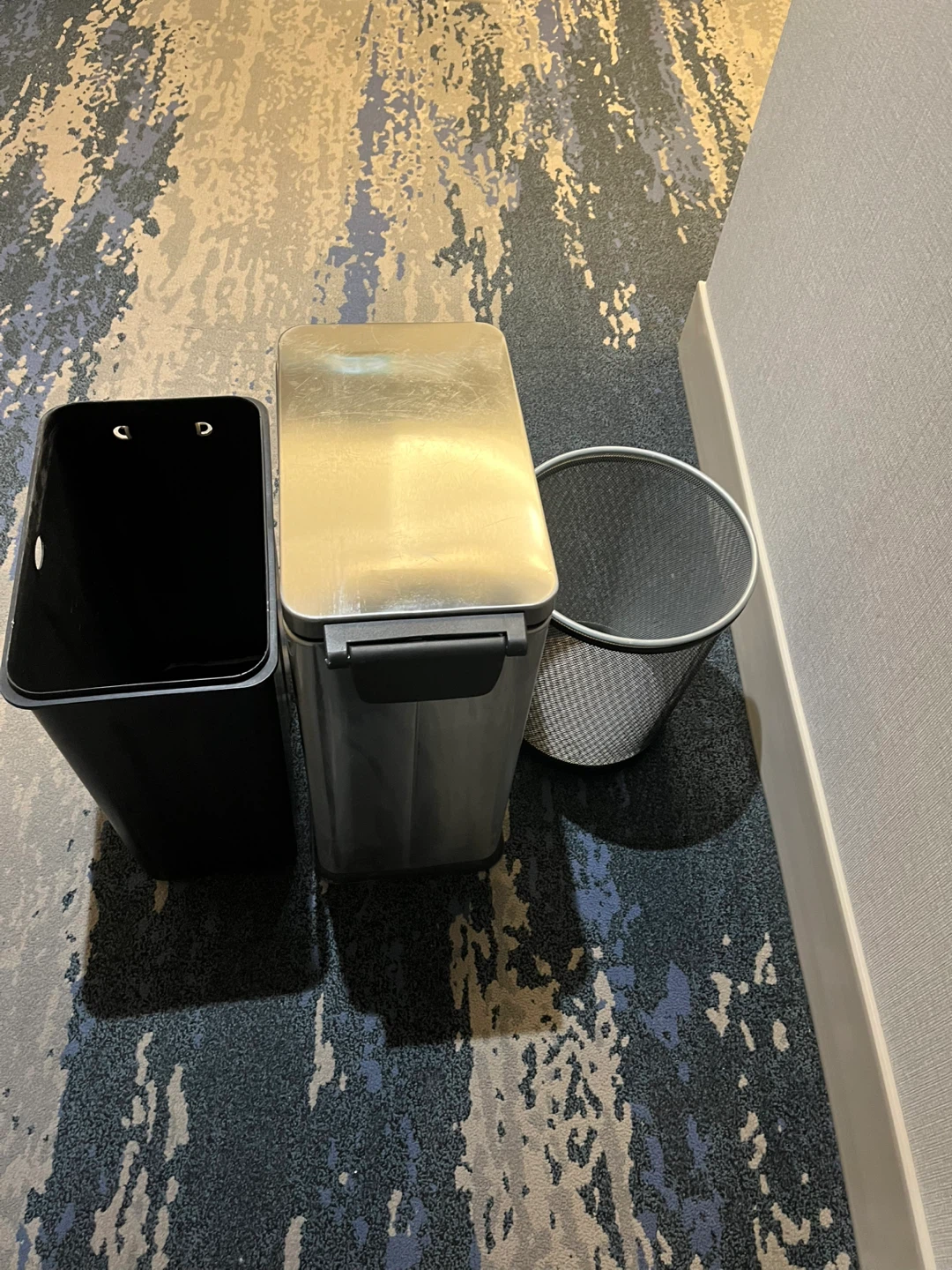 Set of 3 Trash Cans: Stainless Steel Step Can & 2 Plastic Bins - photo 3