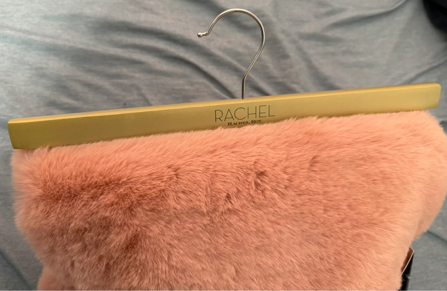 New Plush Pink Faux Fur Throw Blanket - photo 2