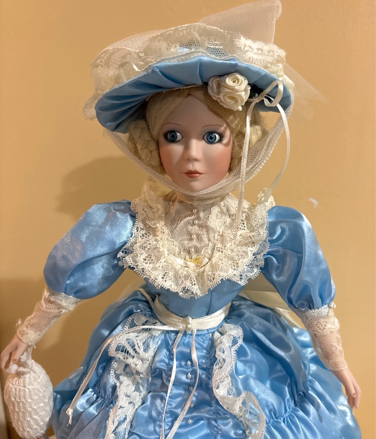 Victorian Style Porcelain Doll - photo 3