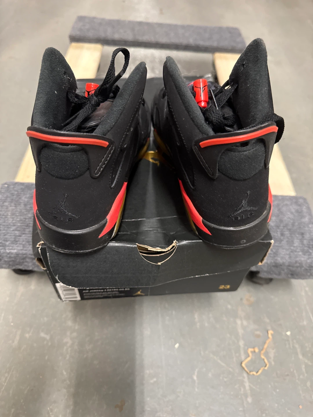 Air Jordan 4 Retro OG BG Black/Red Youth Size 4.5Y