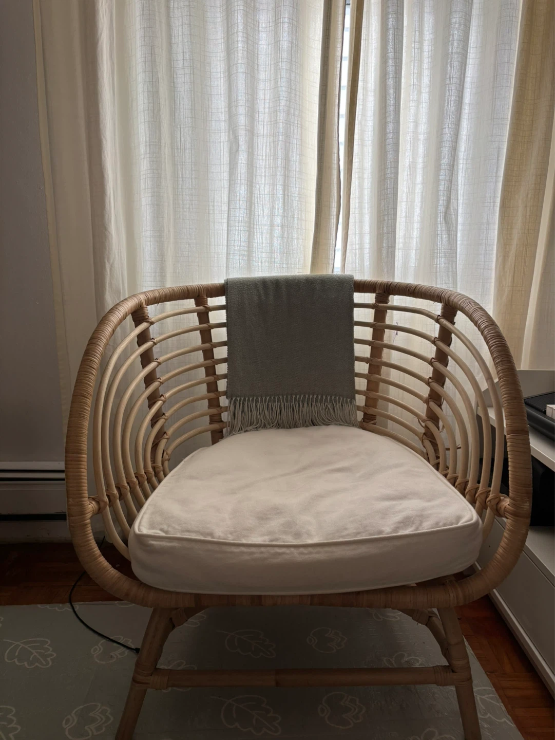Wicker Accent Chair with White Cushion - photo 3