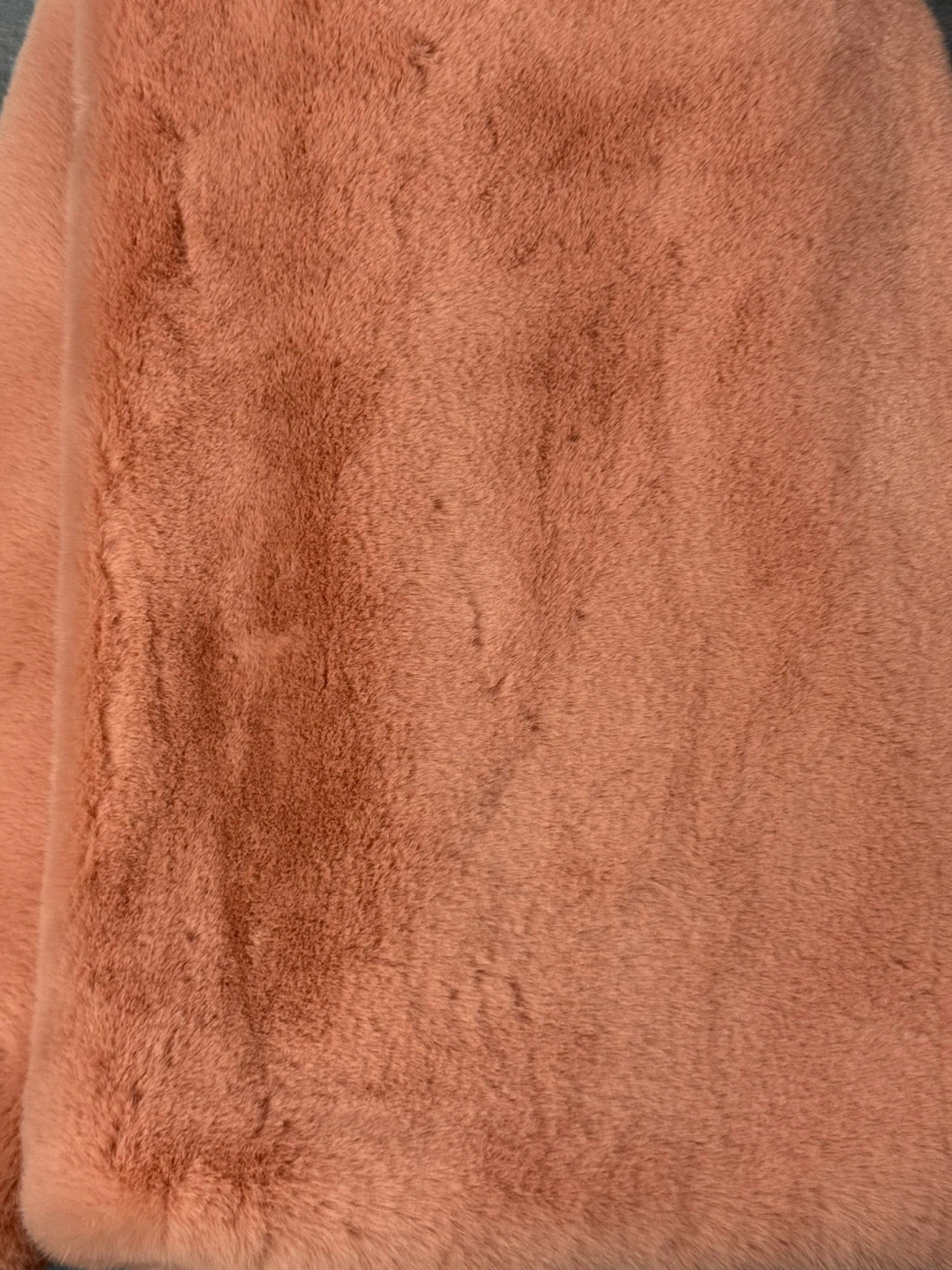 New Plush Pink Faux Fur Throw Blanket