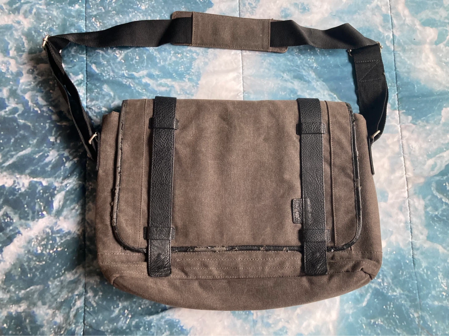 Targus laptop messenger bag