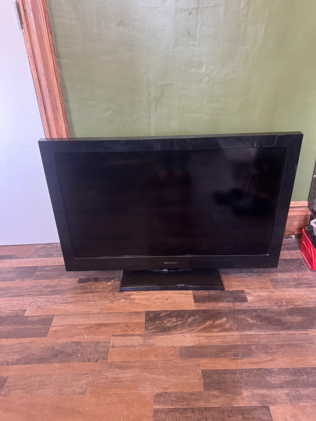 40” TV