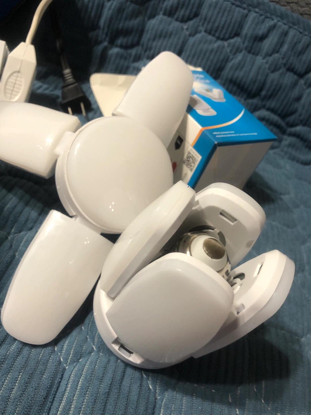 New-MINI Fan Blade LED Bulb - 2 Pack - photo 4