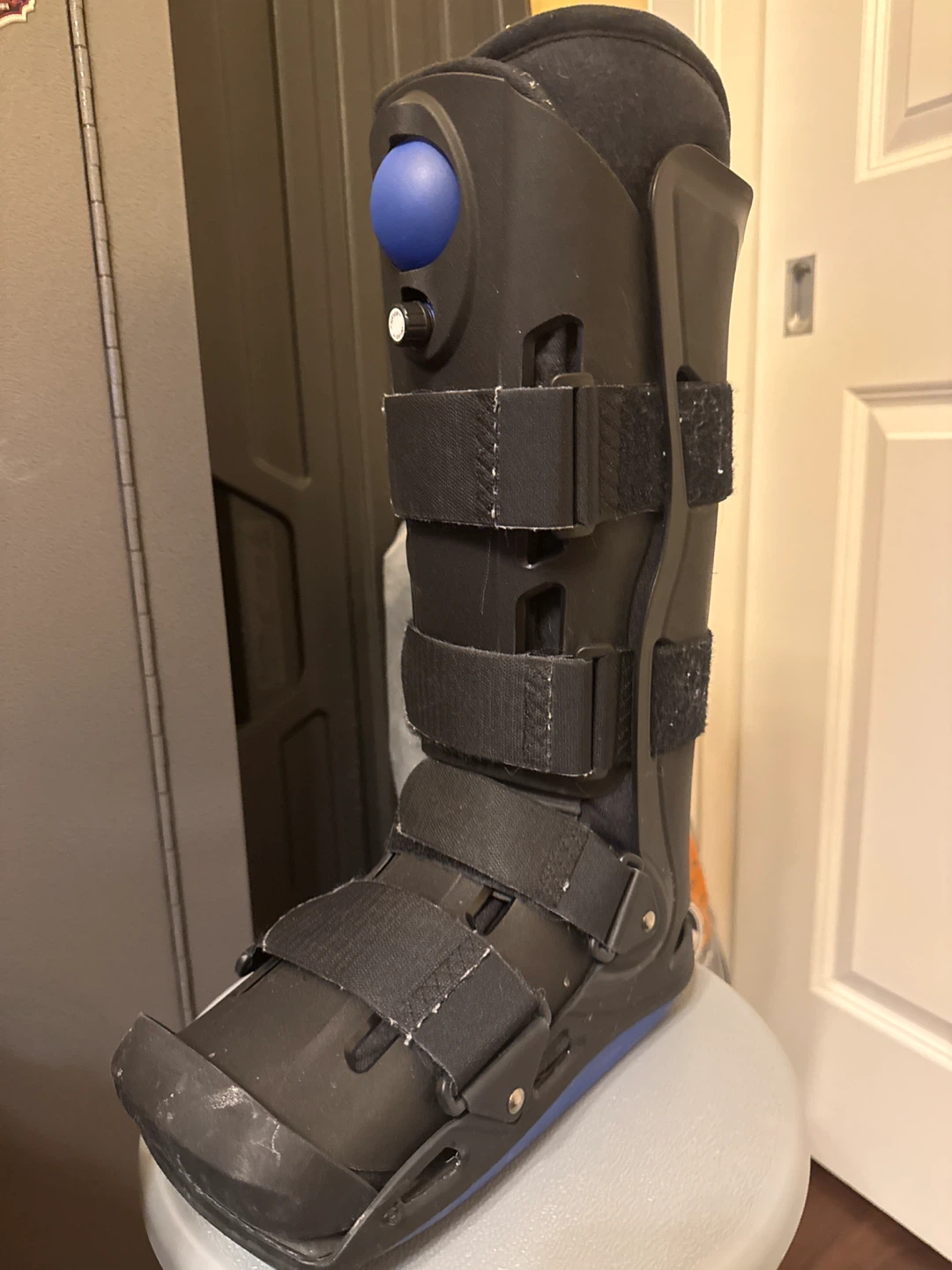 Black Walking Boot with Air Pump