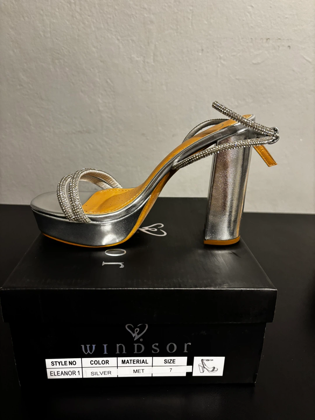 Windsor Eleanor Silver Rhinestone Platform Heels Size 7 - photo 3