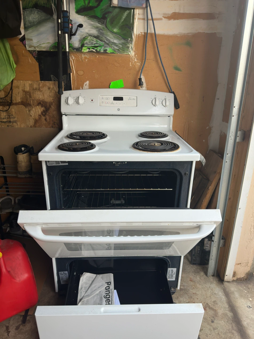 White GE Electric Stove - photo 2