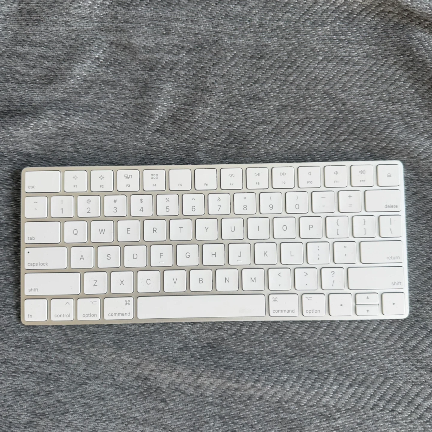 Apple Magic Keyboard - White