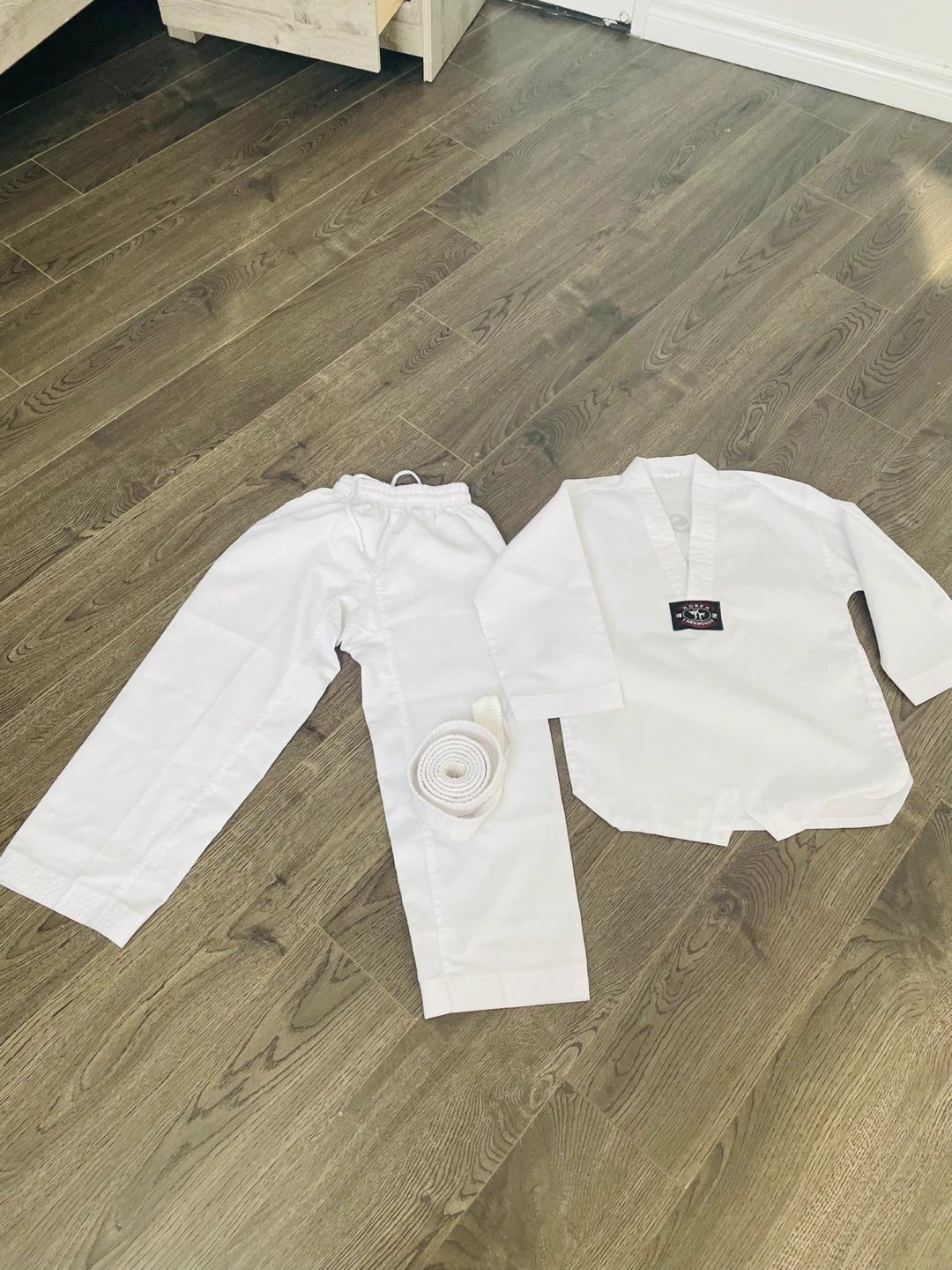 White Taekwondo Uniform - Size 00 / 130cm