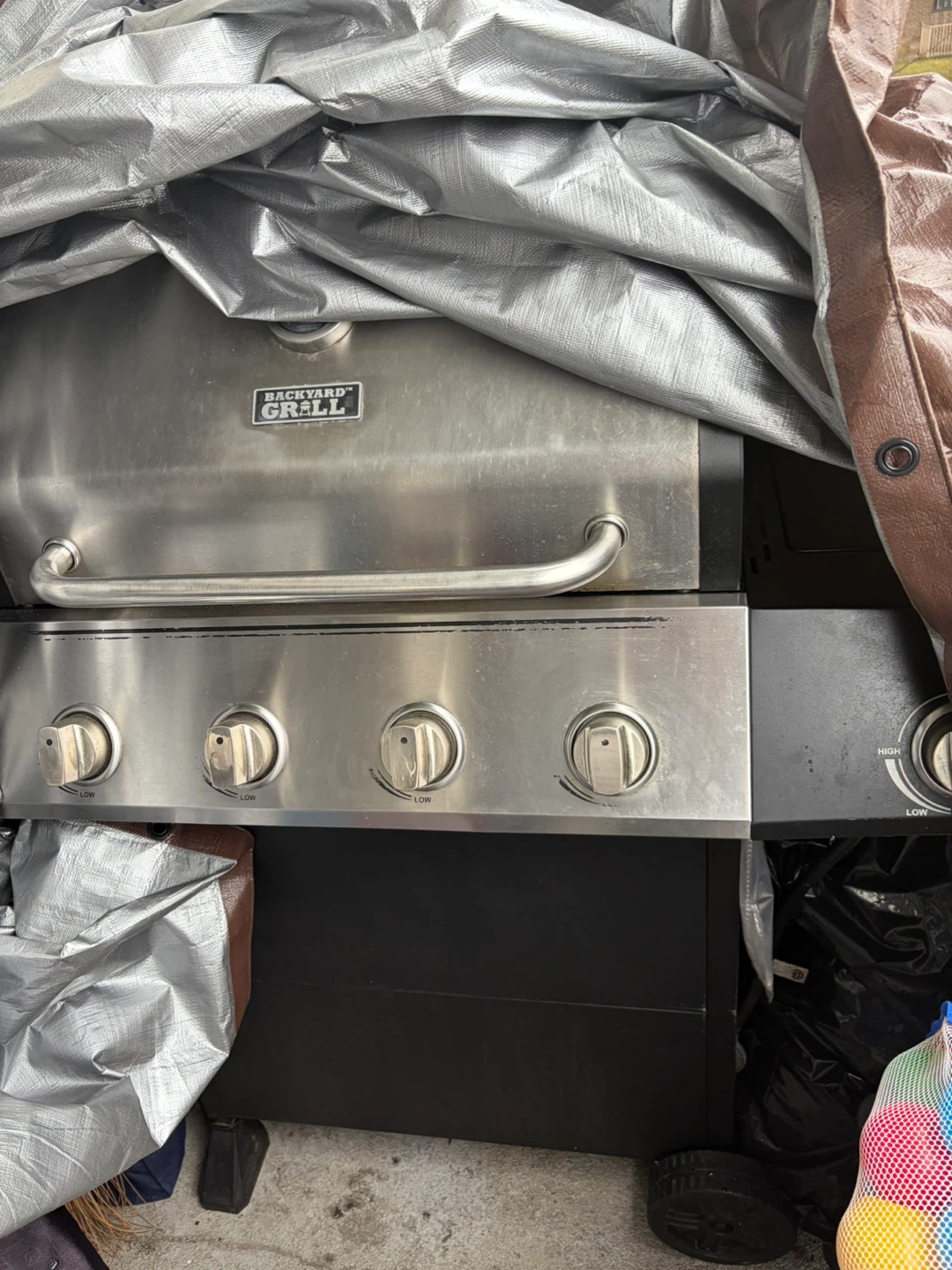 Backyard Grill Propane BBQ - photo 3