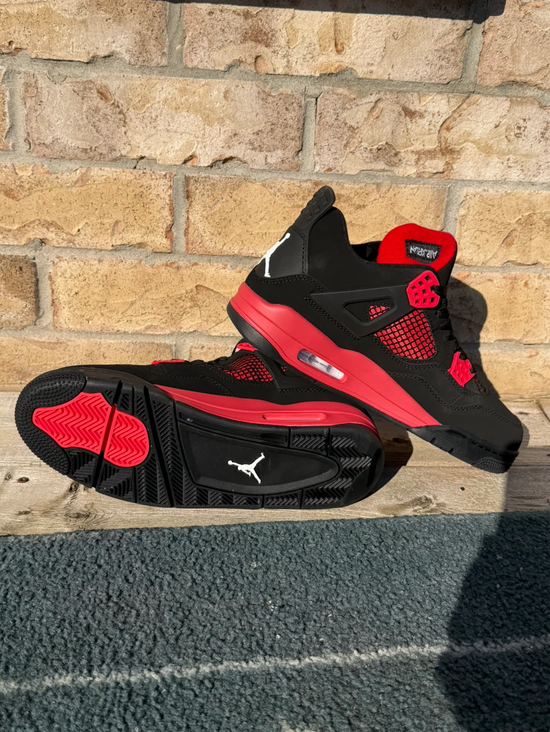 Air Jordan 4 Retro Black Red
