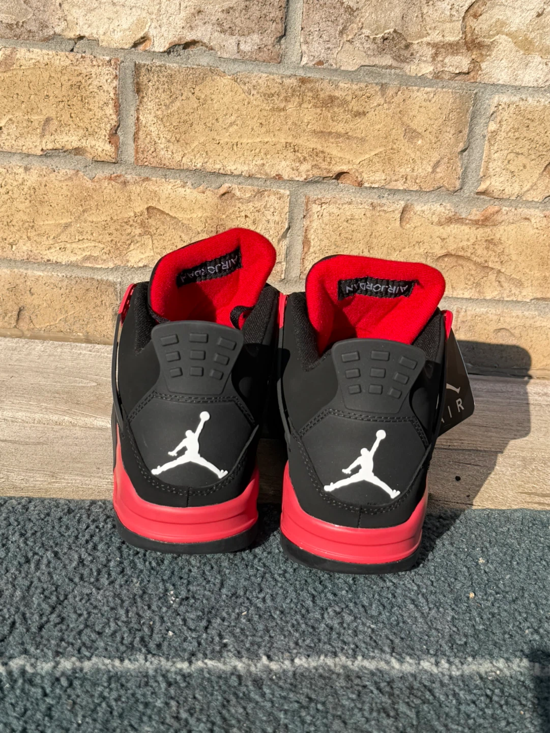 Air Jordan 4 Retro Black Red - photo 4