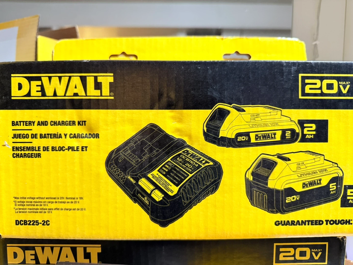 DEWALT 20V MAX Battery and Charger Kit (2Ah & 5Ah) - photo 2