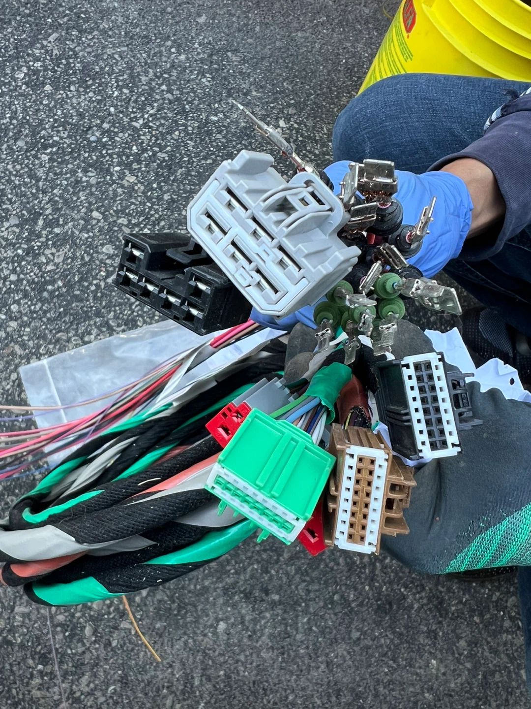 Assorted Automotive Wiring Harness Connectors - photo 2
