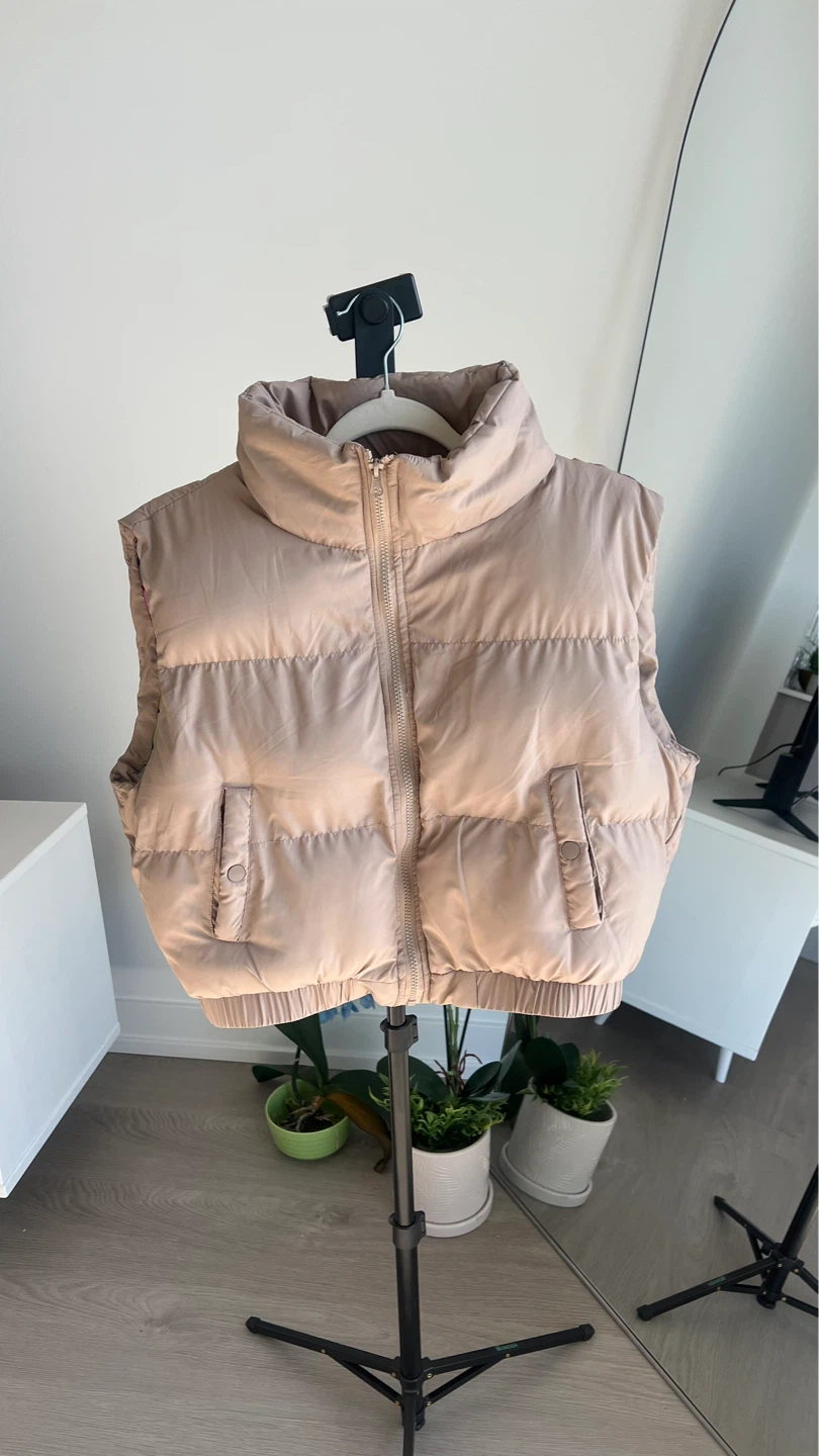 ANWND Cropped Puffer Vest size L