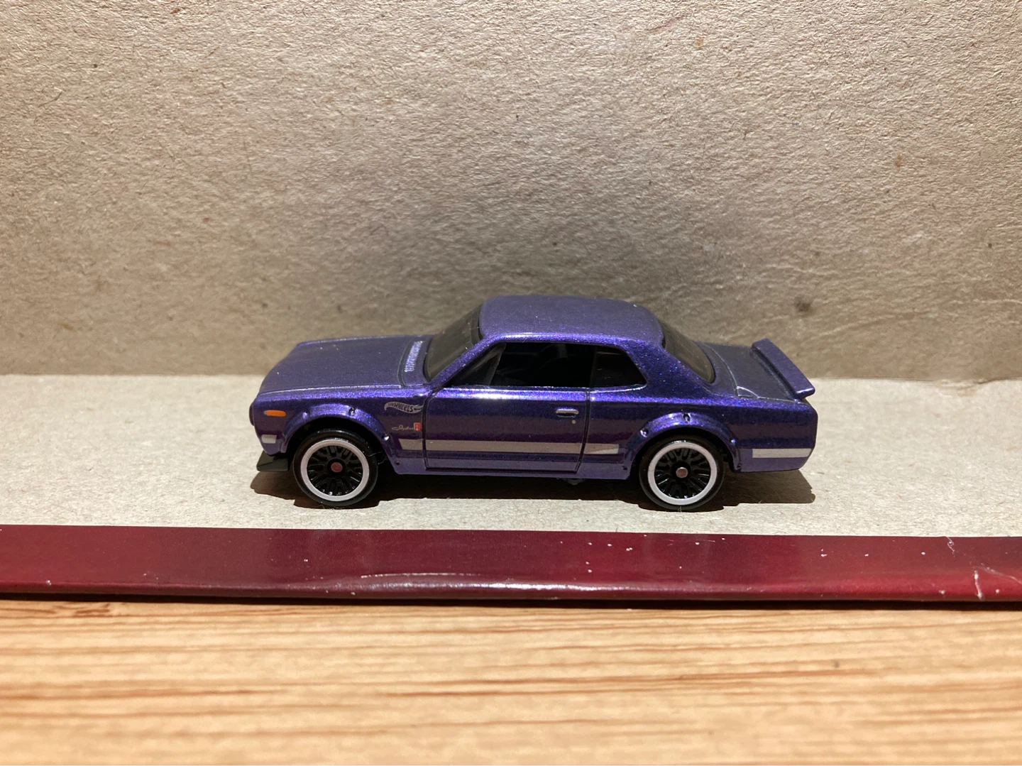 Hot Wheels Loose / Nissan Skyline HT 2000GT-X / Purple - photo 3