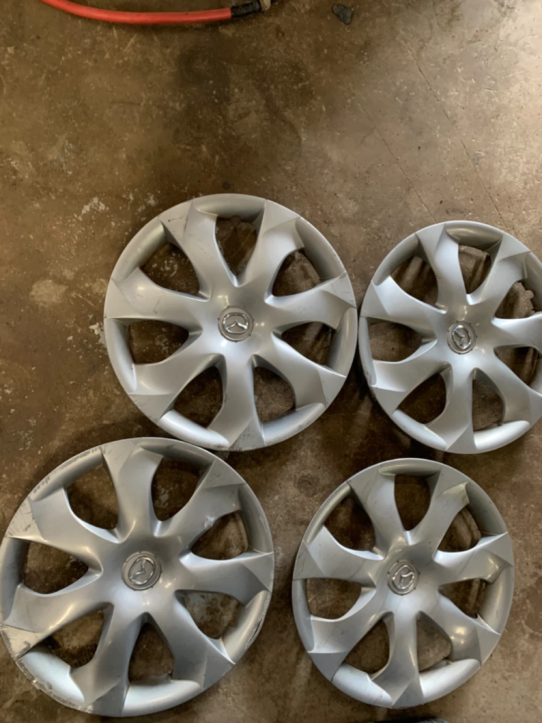 Set of 4 Mazda Hubcaps - photo 2